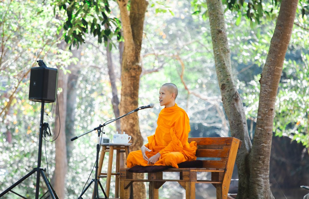 Kas ir Dhammakaya meditācija? Kā tā var palīdzēt man&nbsp;ikdienā?